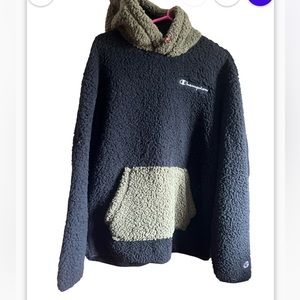 NWT Champion fleece Sweatshirt Black and Olive Green Sz Large
